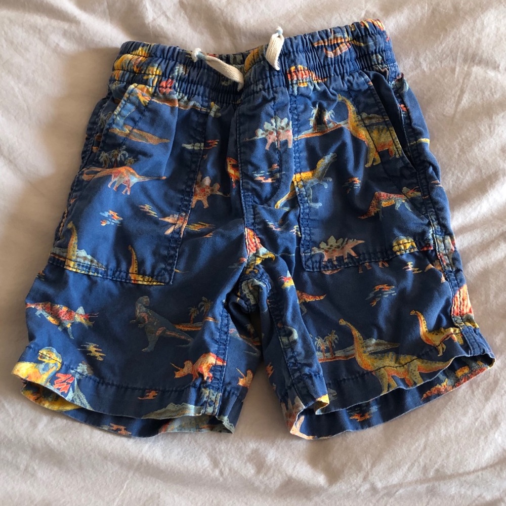 Toddler boys GAP shorts bundle - 3 pairs size 4